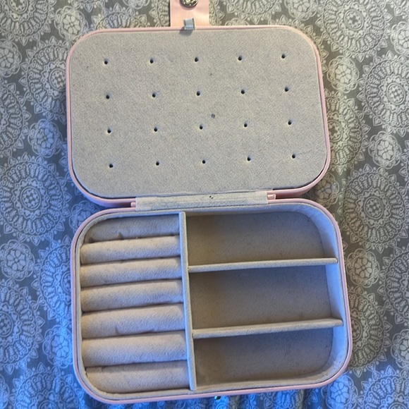 Small Jewlery Organizer - Picture 2 of 6